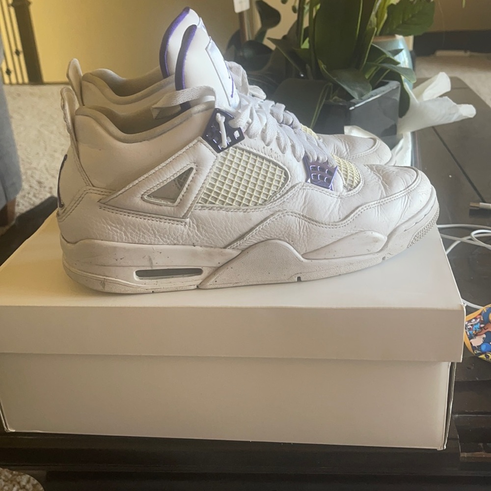 Jordan 4 Metallic